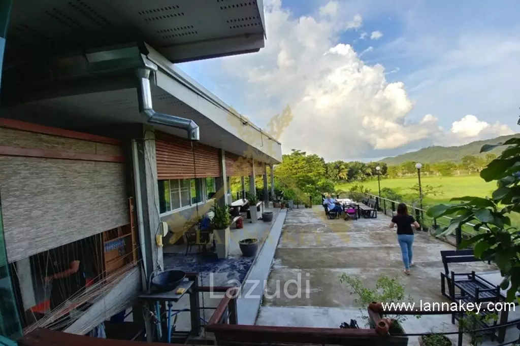 House with stunning views next to Happy City golf course
