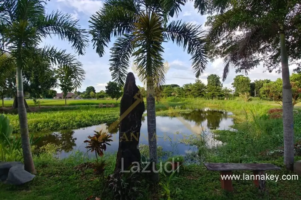 House with stunning views next to Happy City golf course