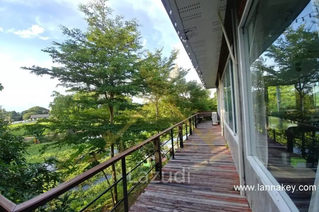 House with stunning views next to Happy City golf course