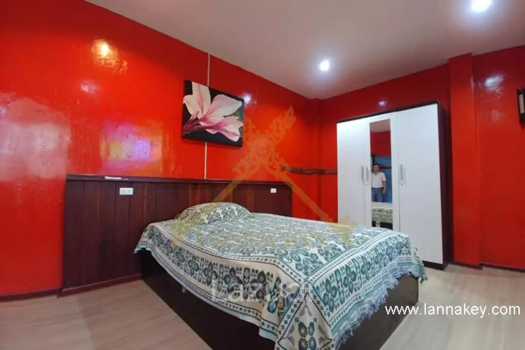 House with stunning views next to Happy City golf course
