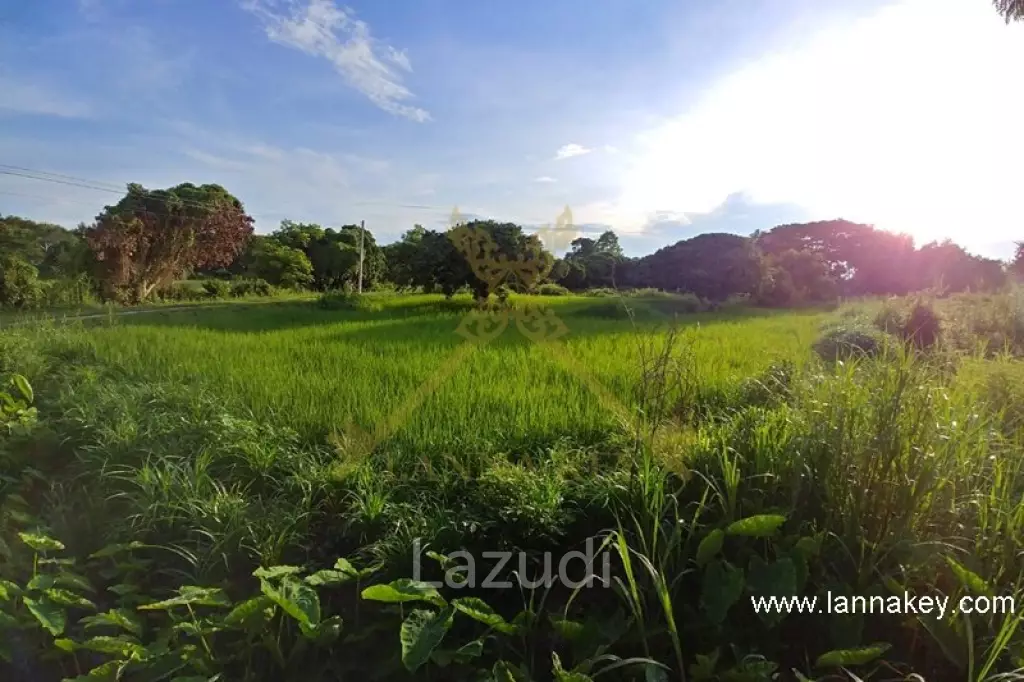 House with stunning views next to Happy City golf course