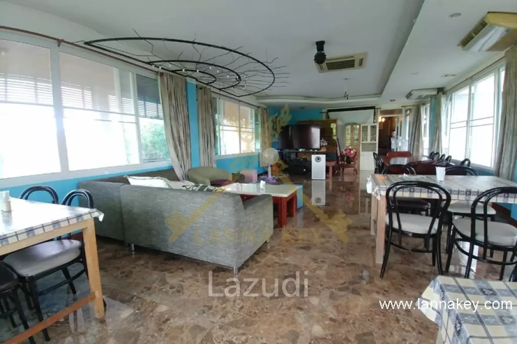 House with stunning views next to Happy City golf course