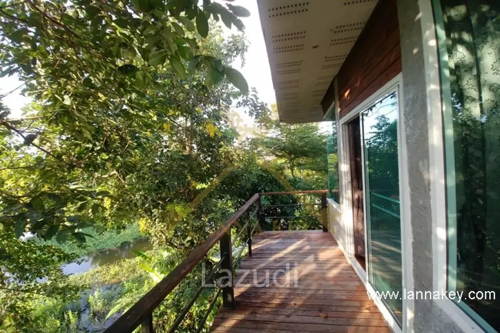 House with stunning views next to Happy City golf course