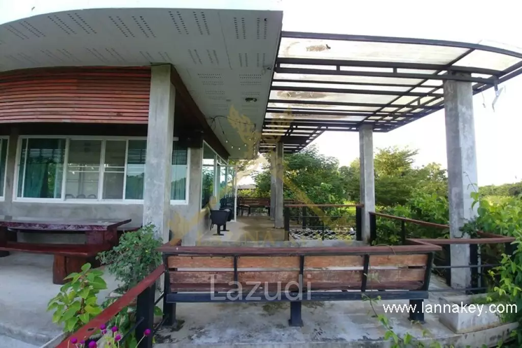 House with stunning views next to Happy City golf course