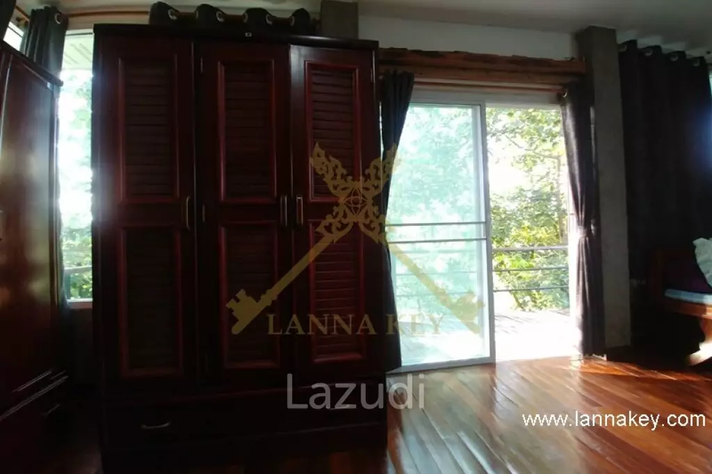 House with stunning views next to Happy City golf course