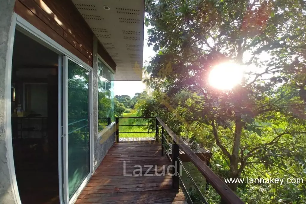 House with stunning views next to Happy City golf course