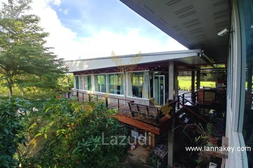House with stunning views next to Happy City golf course