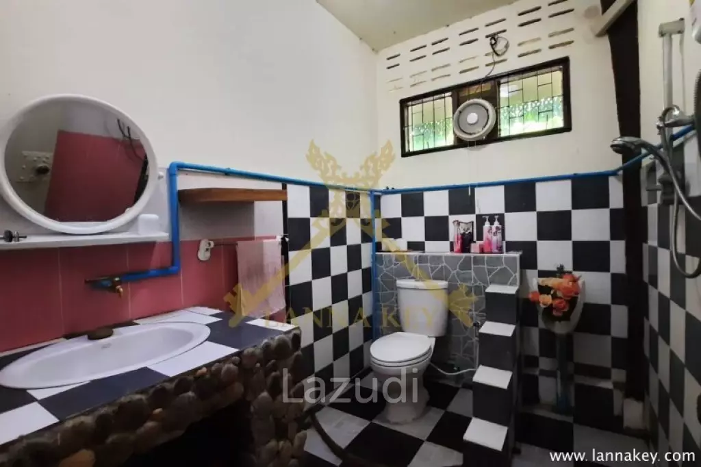 Beautiful 3 bedrooms House near City for Sale