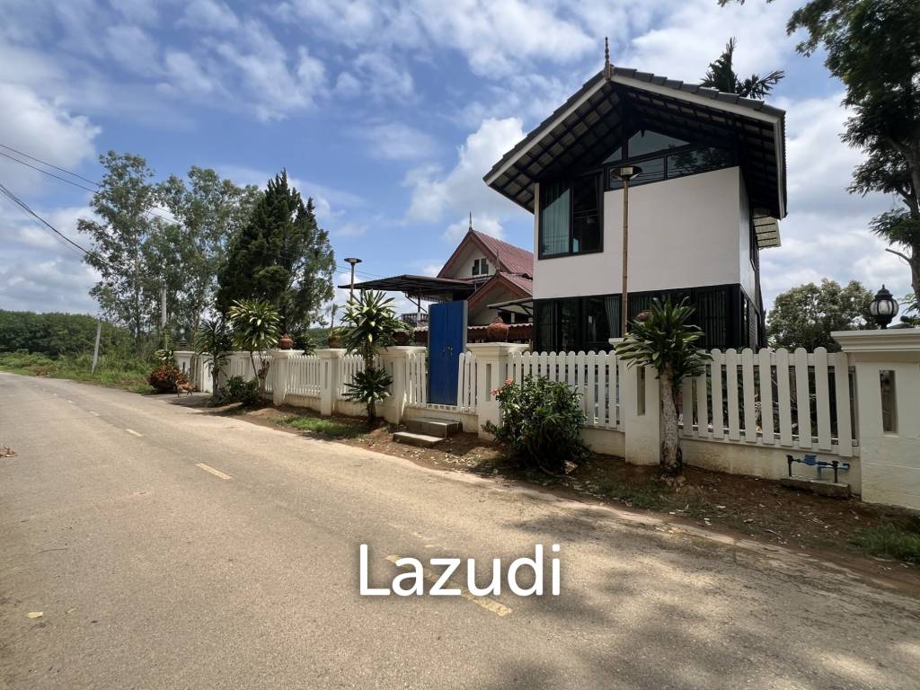 Beautiful 3 bedrooms House near City for Sale