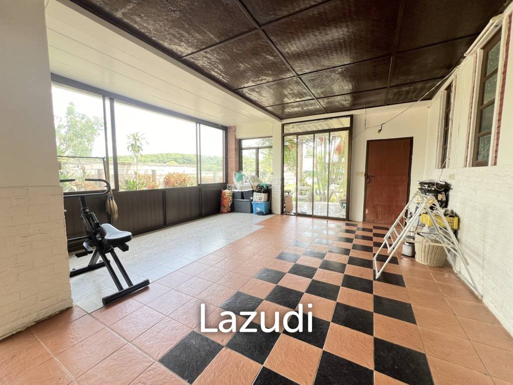 Beautiful 3 bedrooms House near City for Sale