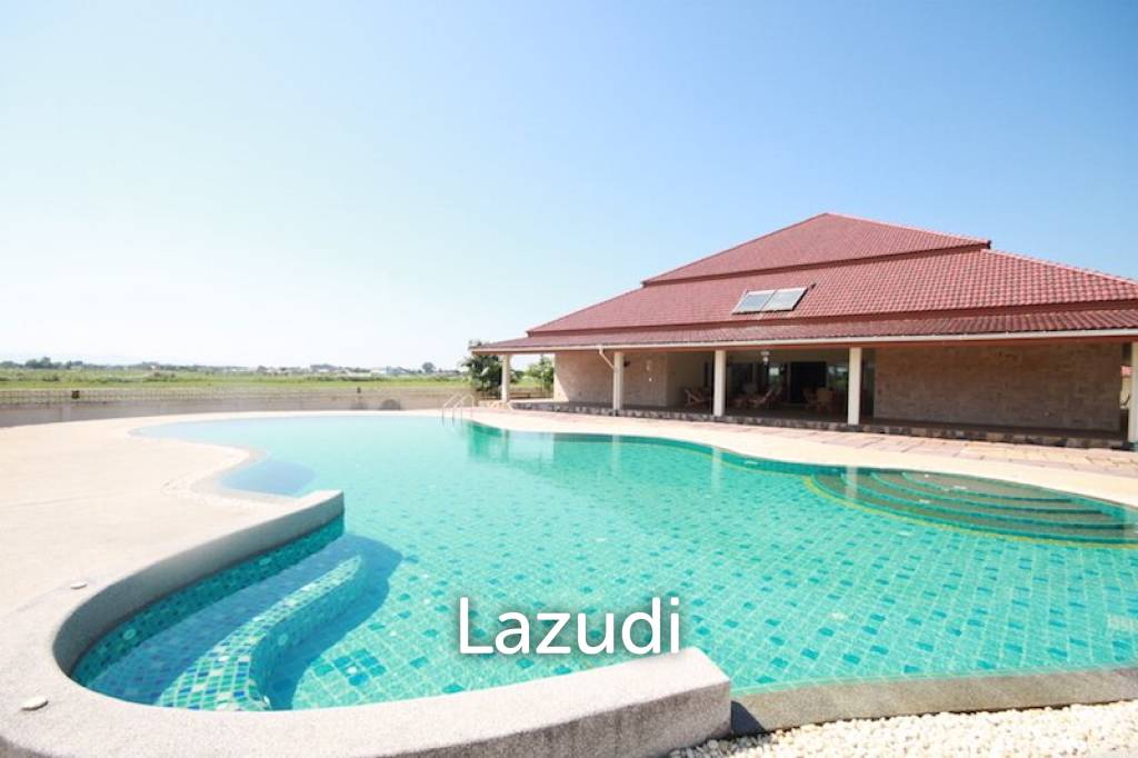 Amazing 5 Bedroom House with Pool for Sale