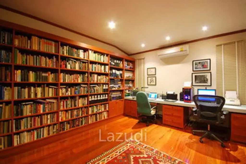 5 Bed 6 Bath 341 SQ.M Lanna Pool Villa