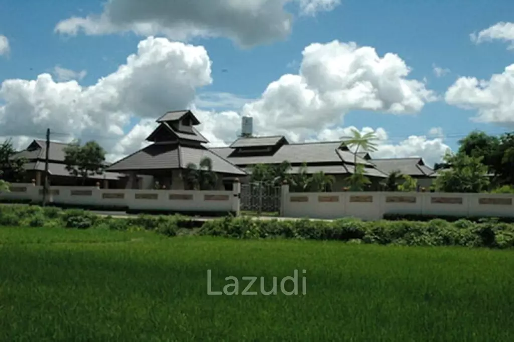 5 Bed 6 Bath 341 SQ.M Lanna Pool Villa
