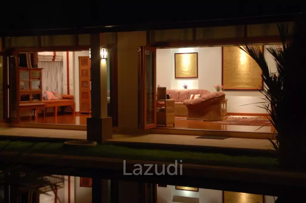 5 Bed 6 Bath 341 SQ.M Lanna Pool Villa