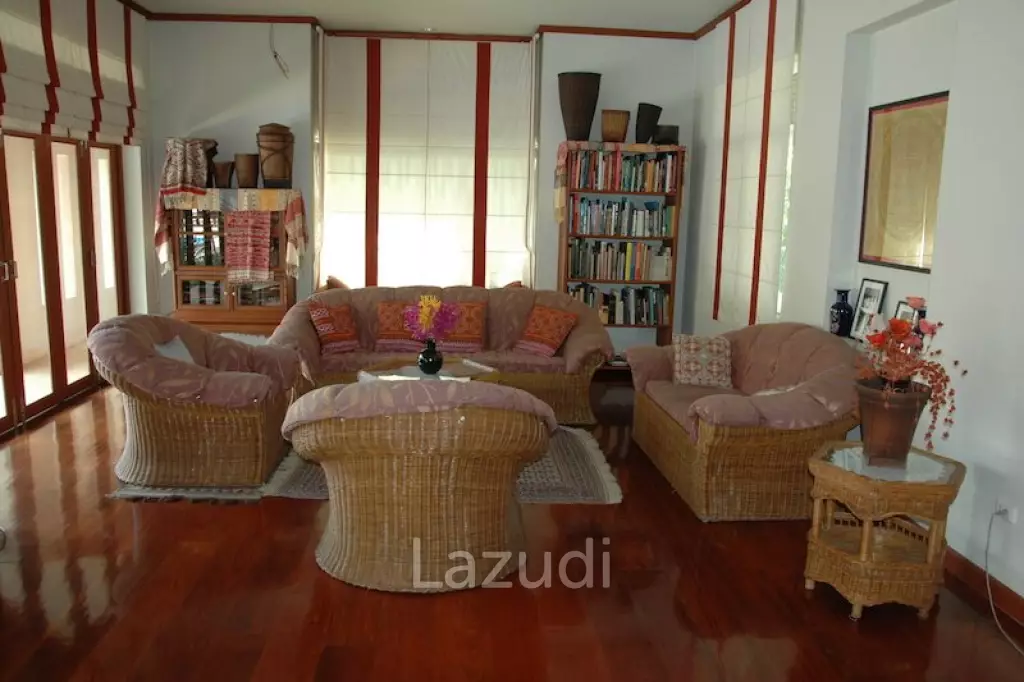 5 Bed 6 Bath 341 SQ.M Lanna Pool Villa
