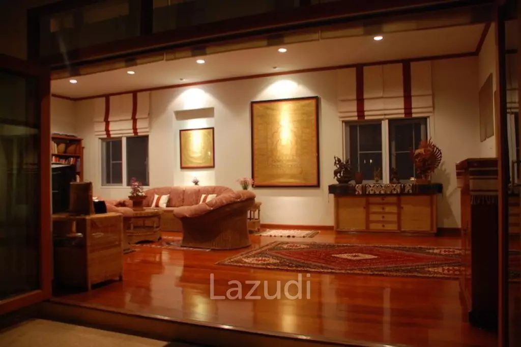5 Bed 6 Bath 341 SQ.M Lanna Pool Villa
