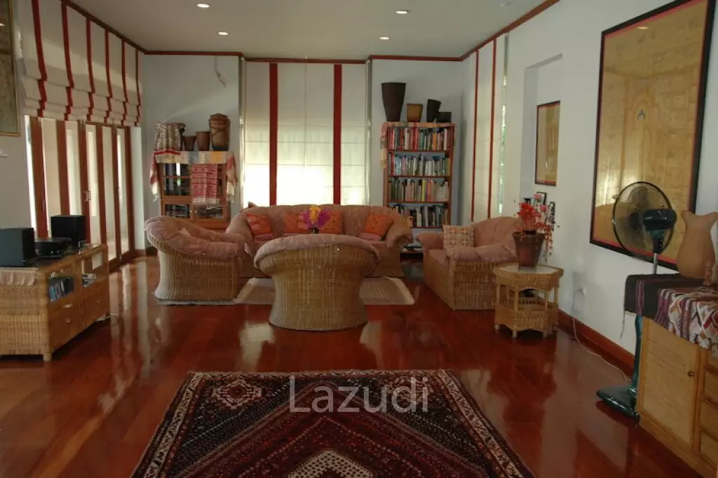 5 Bed 6 Bath 341 SQ.M Lanna Pool Villa