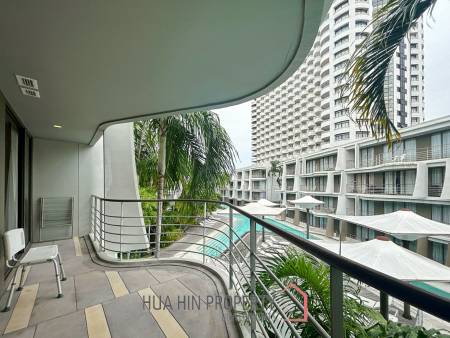 BAAN SANKRAAM : Stunning 1 Bed Pool View Condo