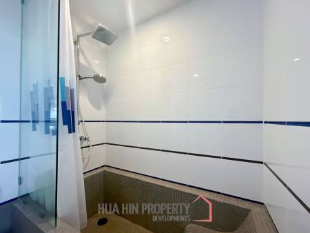 BAAN SANKRAAM : Stunning 1 Bed Pool View Condo
