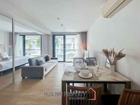 BAAN SANKRAAM : Stunning 1 Bed Pool View Condo