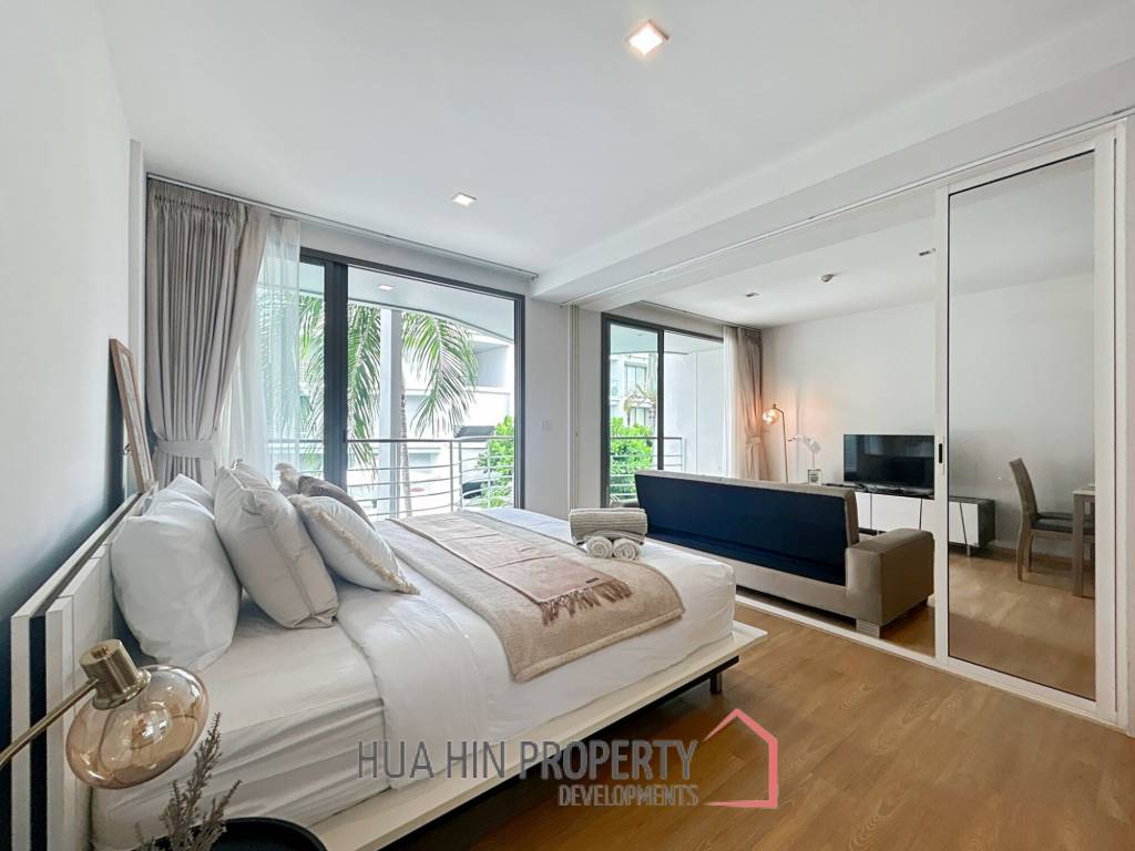 BAAN SANKRAAM : Stunning 1 Bed Pool View Condo