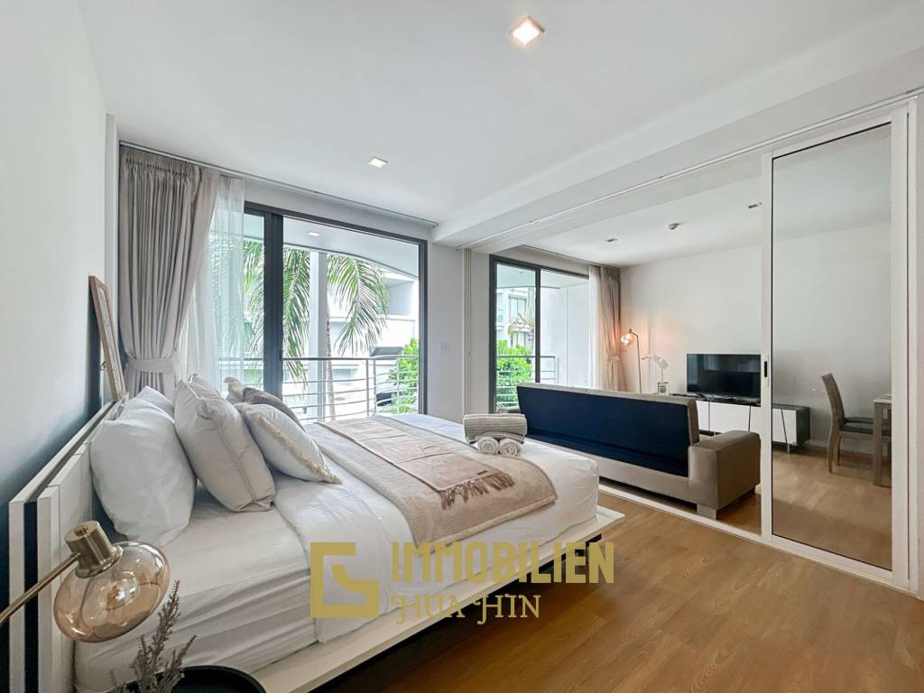 BAAN SANKRAAM : Stunning 1 Bed Pool View Condo