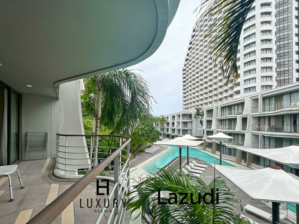 BAAN SANKRAAM : Stunning 1 Bed Pool View Condo