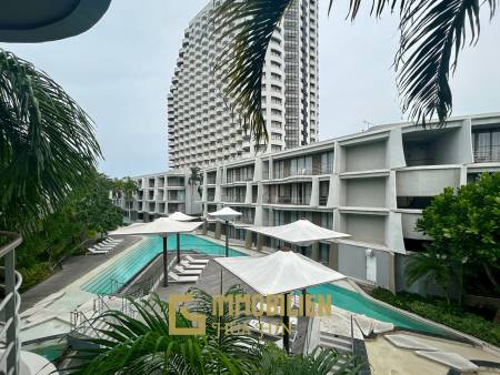 BAAN SANKRAAM : Stunning 1 Bed Pool View Condo