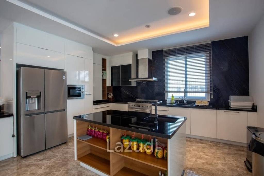 Black Mountain : Luxurious stately villa in Hin Lek Fai
