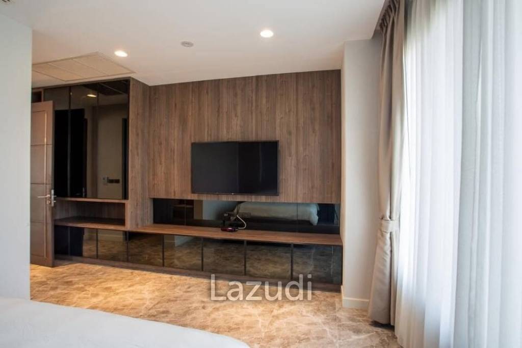 Black Mountain : Luxurious stately villa in Hin Lek Fai