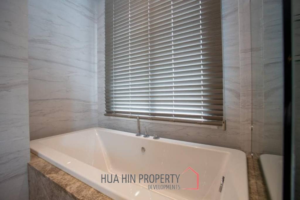 Black Mountain : Luxurious stately villa in Hin Lek Fai