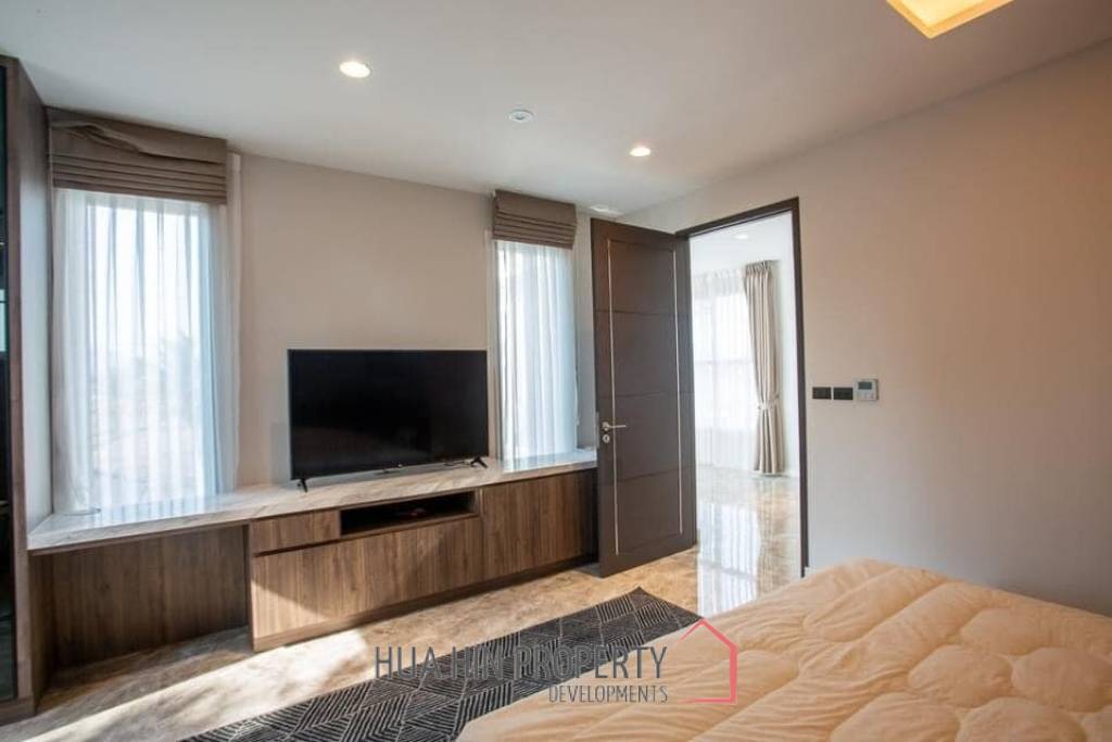 Black Mountain : Luxurious stately villa in Hin Lek Fai
