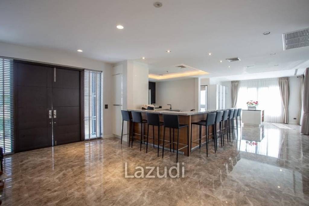 Black Mountain : Luxurious stately villa in Hin Lek Fai