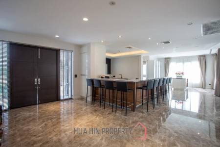 Black Mountain : Luxurious stately villa in Hin Lek Fai