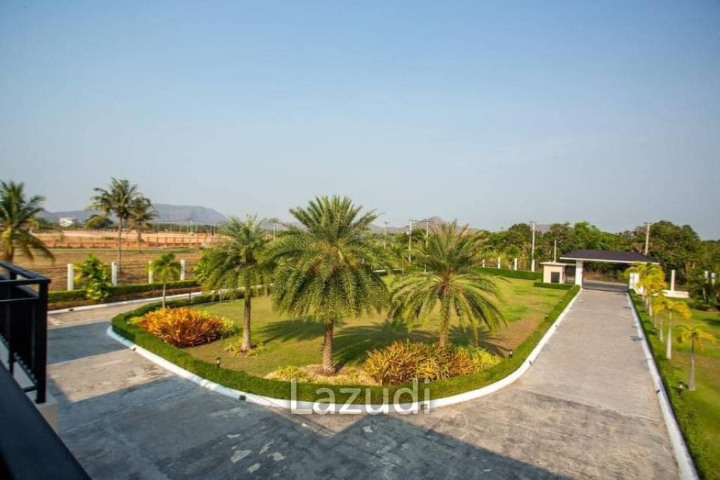 Black Mountain : Luxurious stately villa in Hin Lek Fai