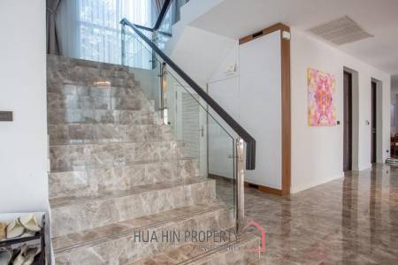 Black Mountain : Luxurious stately villa in Hin Lek Fai