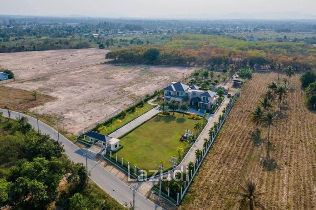 Black Mountain : Luxurious stately villa in Hin Lek Fai