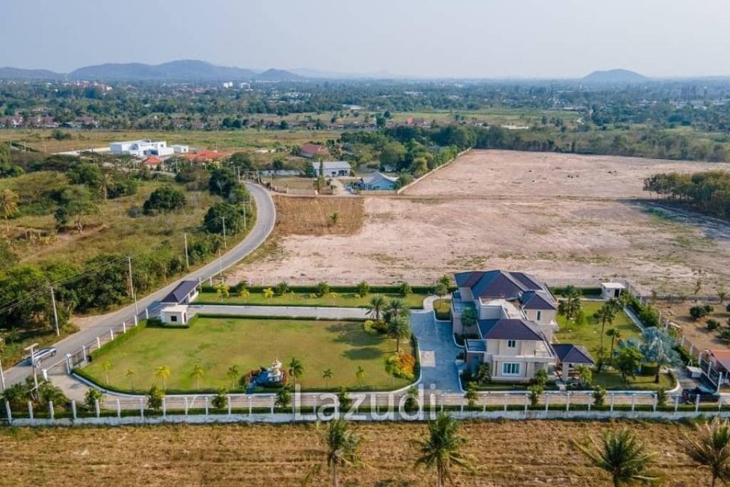 Black Mountain : Luxurious stately villa in Hin Lek Fai