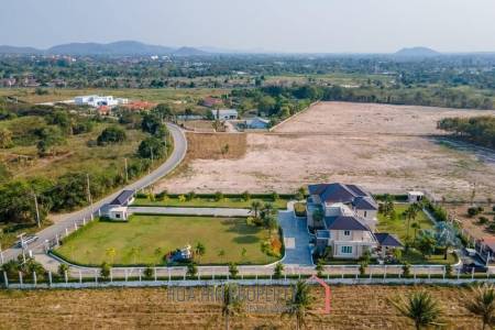 Black Mountain : Luxurious stately villa in Hin Lek Fai