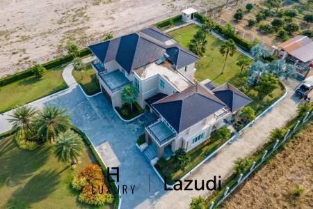 Black Mountain : Luxurious stately villa in Hin Lek Fai