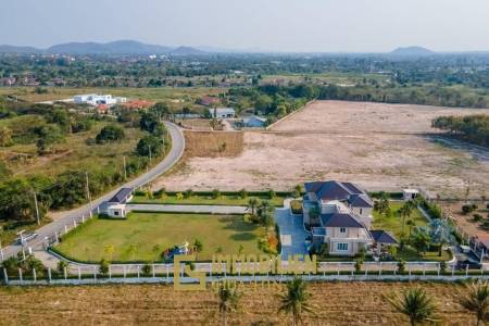 Black Mountain: Luxuriöse Herrschaftliche Villa in Hin Lek Fai