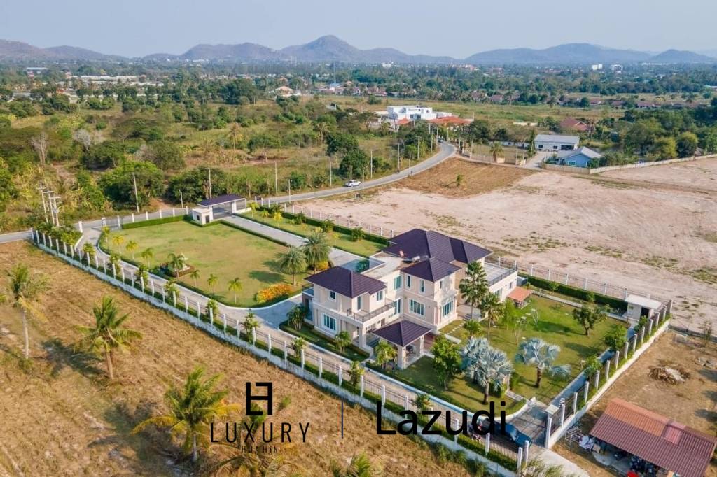 Black Mountain : Luxurious stately villa in Hin Lek Fai