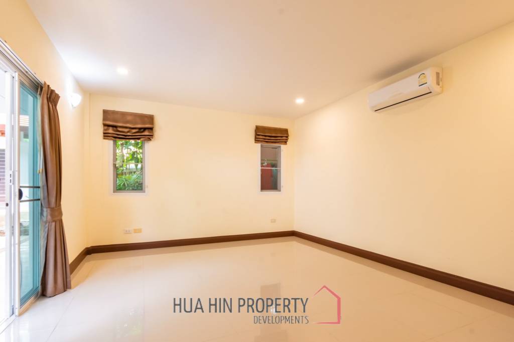 EMERALD HEIGHTS VILLAGE : 4 Bed pool villa with large covered terrace and open view