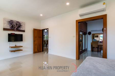 EMERALD HEIGHTS VILLAGE : 4 Bed pool villa with large covered terrace and open view