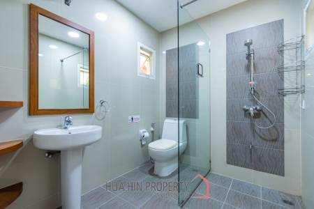 EMERALD HEIGHTS VILLAGE : 4 Bed pool villa with large covered terrace and open view
