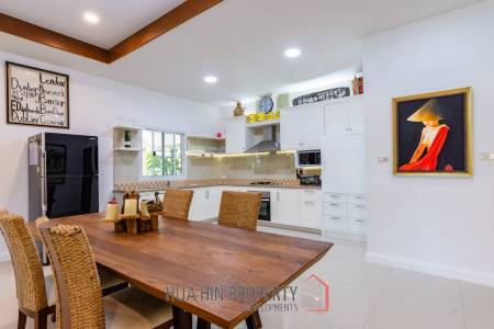 EMERALD HEIGHTS VILLAGE : 4 Bed pool villa with large covered terrace and open view