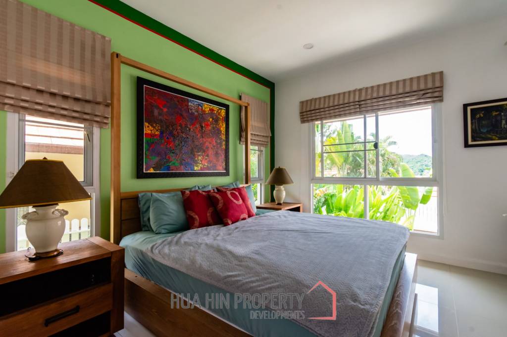 EMERALD HEIGHTS VILLAGE : 4 Bed pool villa with large covered terrace and open view