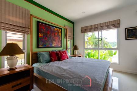 EMERALD HEIGHTS VILLAGE : 4 Bed pool villa with large covered terrace and open view