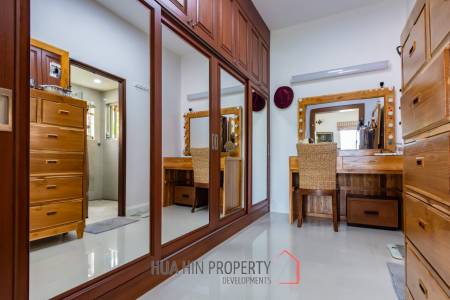 EMERALD HEIGHTS VILLAGE : 4 Bed pool villa with large covered terrace and open view