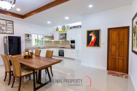 EMERALD HEIGHTS VILLAGE : 4 Bed pool villa with large covered terrace and open view